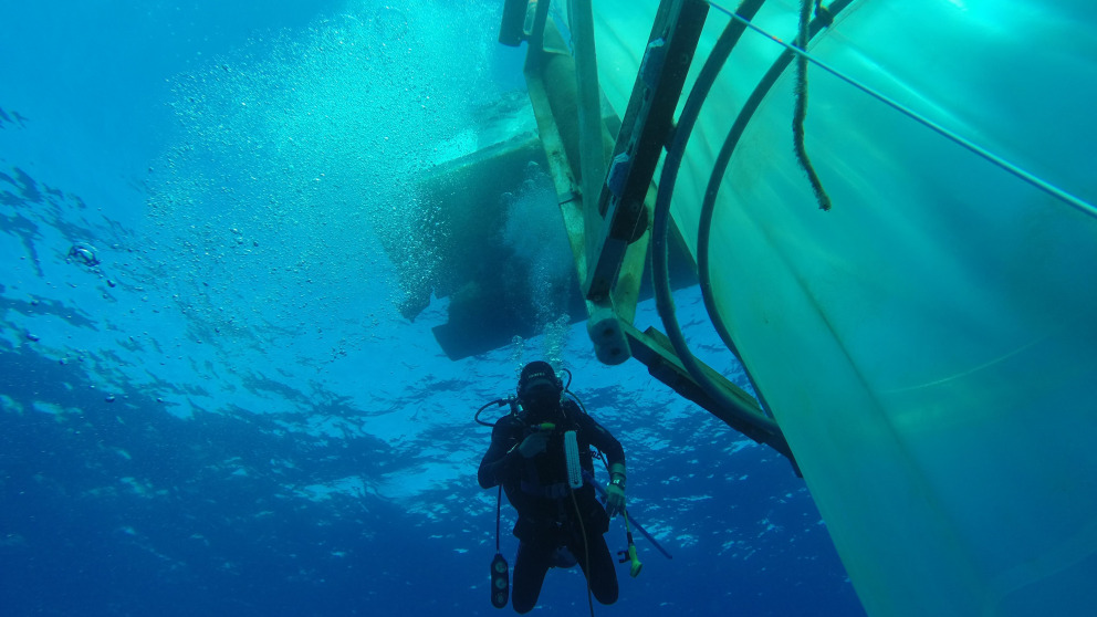 Within OceanNETs, experiments with the Kiel KOSMOS offshore mesocosms are planned to test the impacts and possible side effects of so-called ocean alkalinisation in ocean ecosystems.