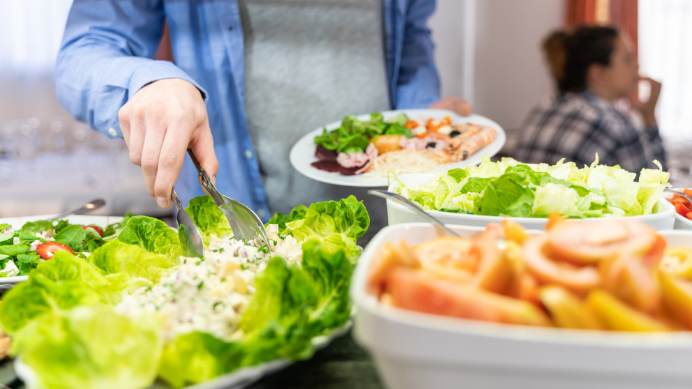 Essen Mittag Kantine Selservice lokale Produzenten