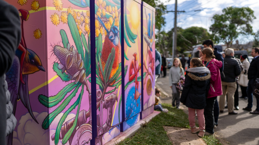 Energiewende in Australien: Die „Community Battery“ Fitzroy North in Melbourne soll etwa 200 Haushalte mit Solarstrom versorgen.